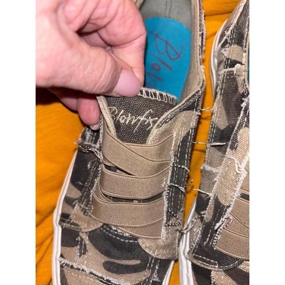 Blowfish Malibu Slip On Sneakers Camouflage Distressed Canvas Women's Size 10 - Picture 3 of 7
